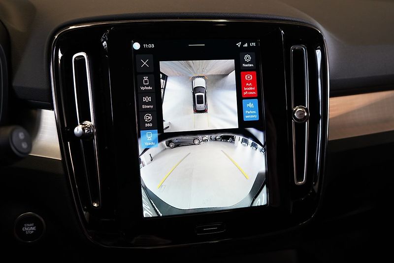 Volvo XC40 B4 PLUS Dark, 360°, LED Pixel - fotka 24 z 42