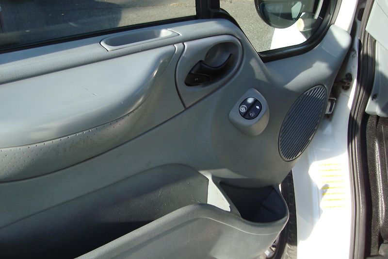 Ford Transit (2010) 300L, 2.2 TDCi - fotka 19 z 51