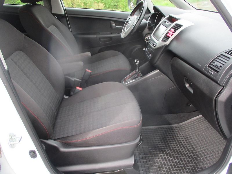 Kia Venga 1.6i 91kW AUTOMAT*NAVI*VÝHŘEV - fotka 32 z 50