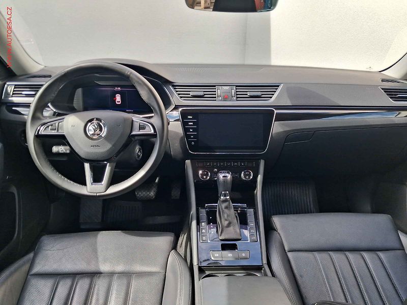 Škoda Superb (2019) 2.0TDi 4x4, ČR, L&K, DSG - fotka 8 z 24