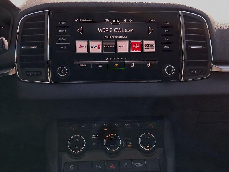 Škoda Karoq 1.5 TSI DSG Kamera Keyless ACC - fotka 11 z 13