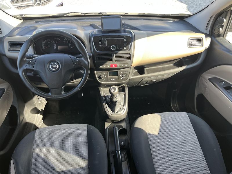 Opel Combo (2013) 1.4i 16v 70kw Klima - fotka 12 z 18