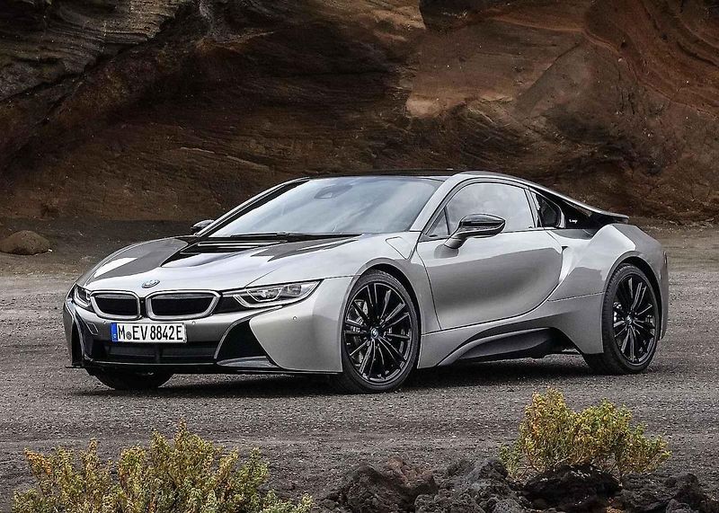 Hybridů do zásuvky, které mají emise pod 50 g CO2 na km, je v Česku přes dvě desítky.