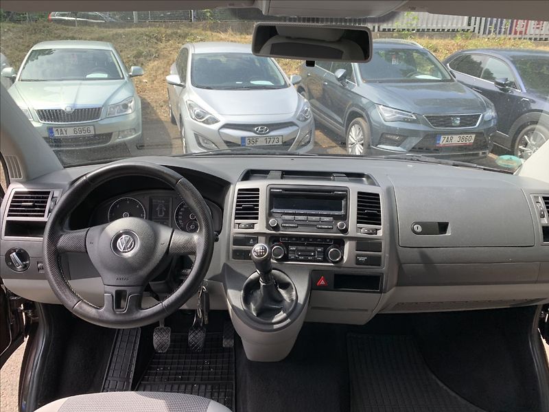 Volkswagen Caravelle 2,0 TDI  103kW - fotka 12 z 16