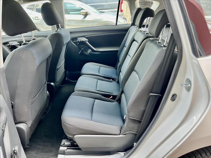 Toyota Verso 1,6 D-4D KLIMA - fotka 12 z 36