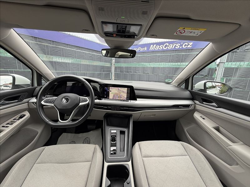 Volkswagen Golf VIII 2.0 TDI Life Matrix/Panor - fotka 9 z 28