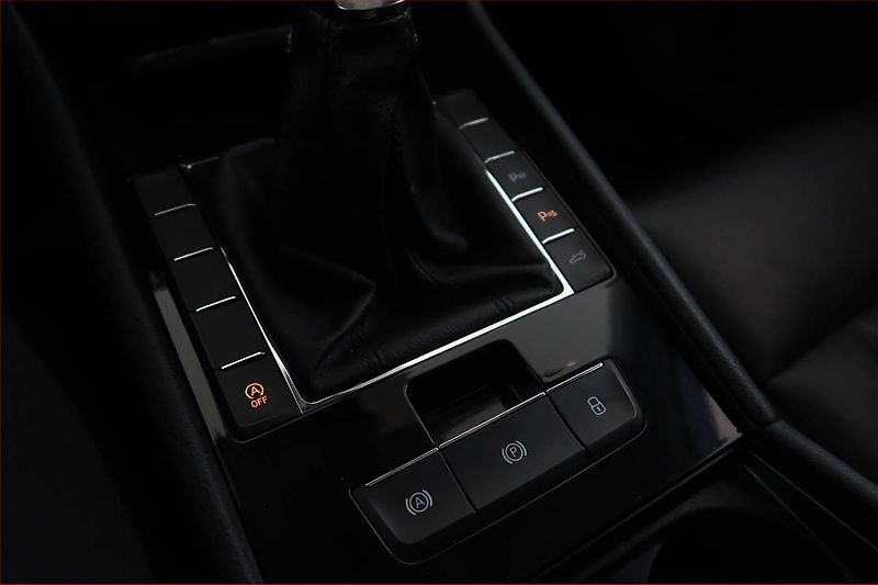 Škoda Superb (2016) Style 1.6 TDI, Kůže, Navi - fotka 17 z 22