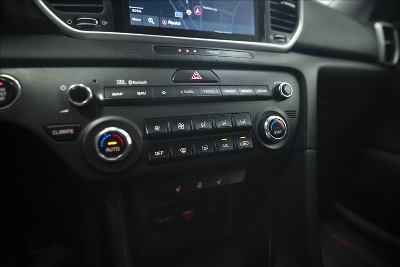 Kia Sportage 1,6 CRDi NAVI KAMERA VÝHŘEV ČR - fotka 34 z 49