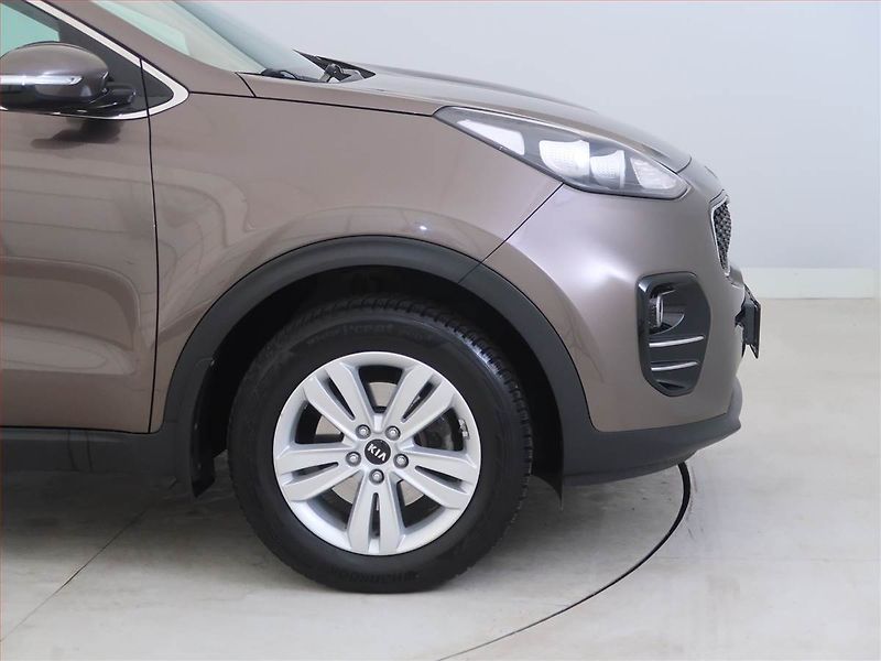 Kia Sportage (2017) 1.6 GDI, Serv.kniha, Navi - fotka 14 z 17
