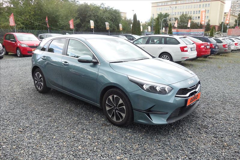 Kia Ceed 1,5 T-GDi,ČR,1 MAJ.,SERV.KN. - fotka 1 z 6