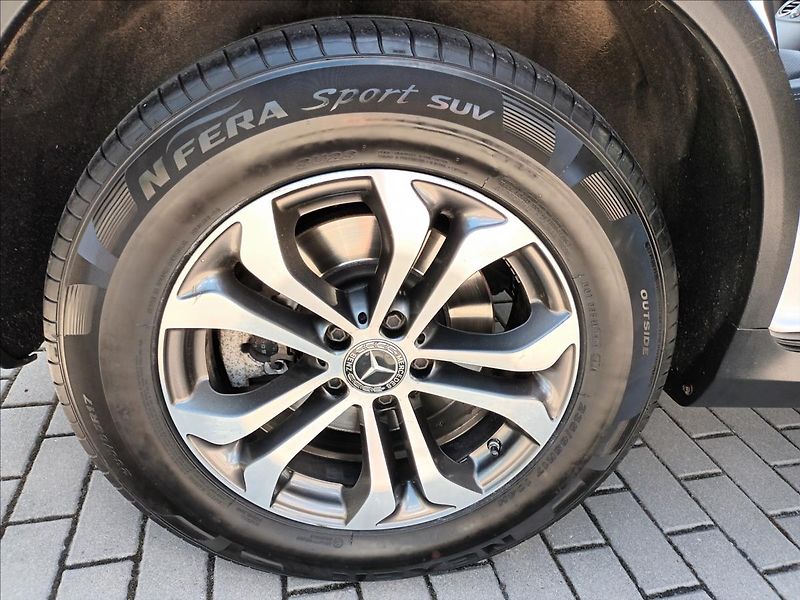 Mercedes-Benz GLC 2,1 220D,ČR,1MAJ,KŮŽE,TZ,NAVI, - fotka 29 z 44