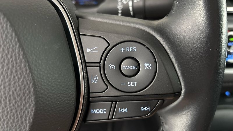 Toyota Corolla 1.8 Hybrid AUT Active Sedan - fotka 14 z 25