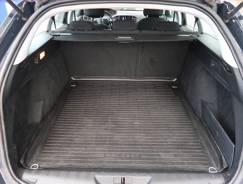 Peugeot 308 (2019) 1.5 BlueHDi, Tempomat - fotka 13 z 20