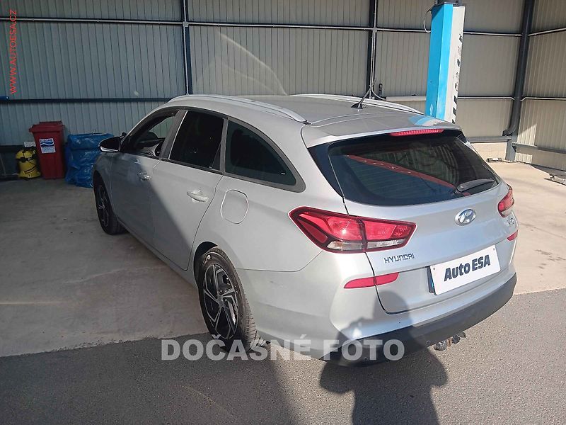 Hyundai i30 (2018) 1.4 T-GDi, 2.maj,ČR, servis - fotka 2 z 3