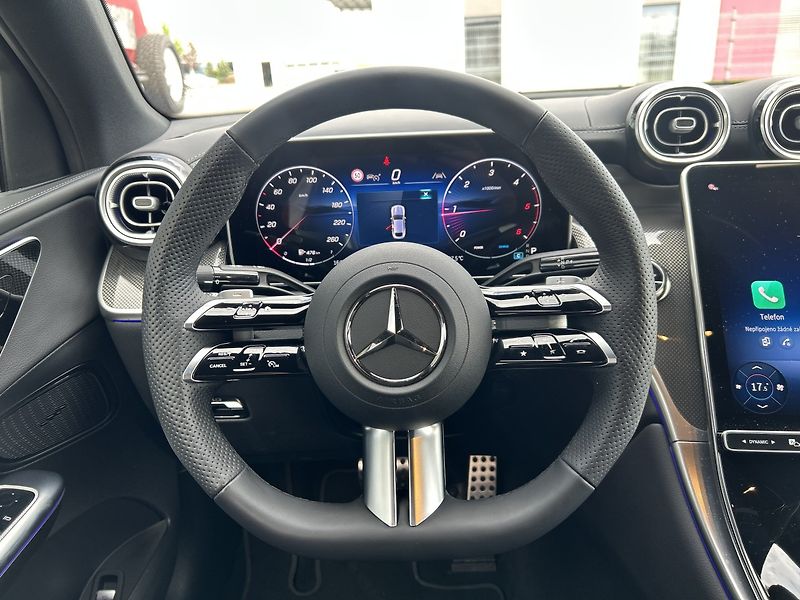 Mercedes-Benz GLC 200d 4MATIC kupé AMG - fotka 14 z 28