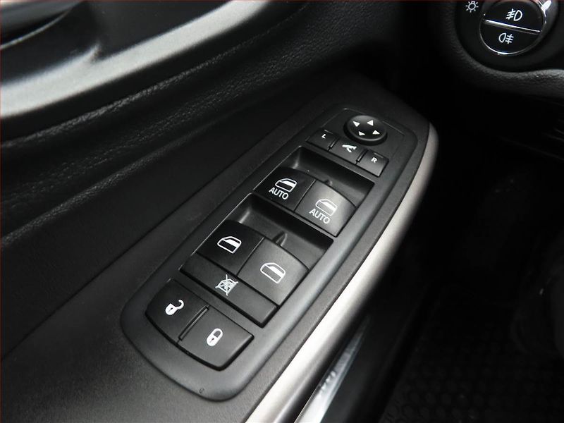 Jeep Cherokee (2019) 2.2 MultiJet, Overland - fotka 16 z 22