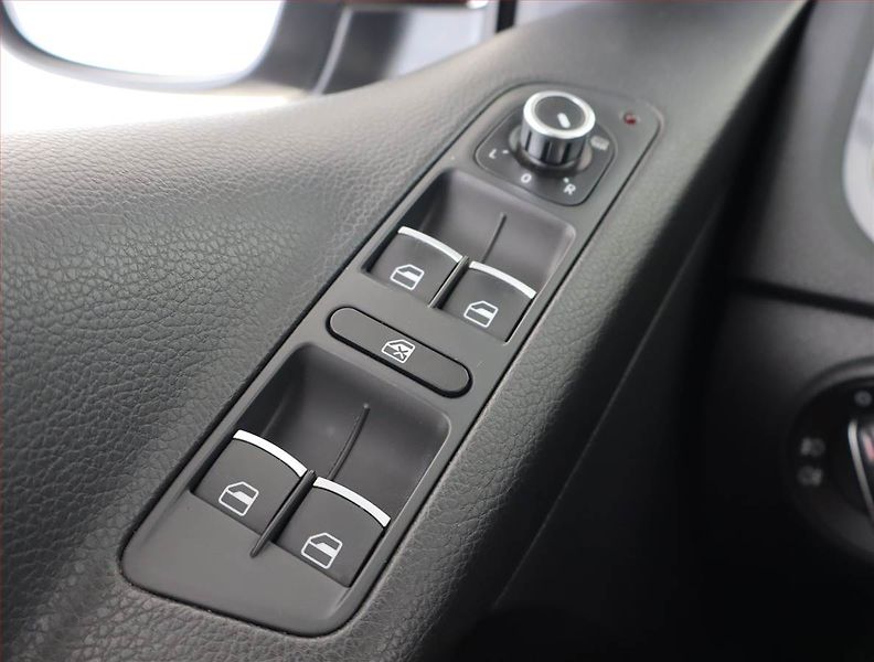 Volkswagen Tiguan (2012) Sport 2.0 TDI, 4X4, Automat - fotka 18 z 24