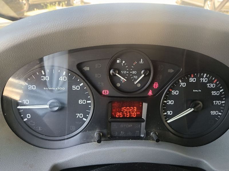Citroën Jumpy 2.0 HDI - fotka 12 z 23