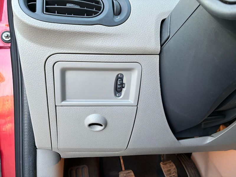 Renault Modus (2005) 1.2i 55KW, VYHŘIVANÉ SEDADLA - fotka 22 z 28