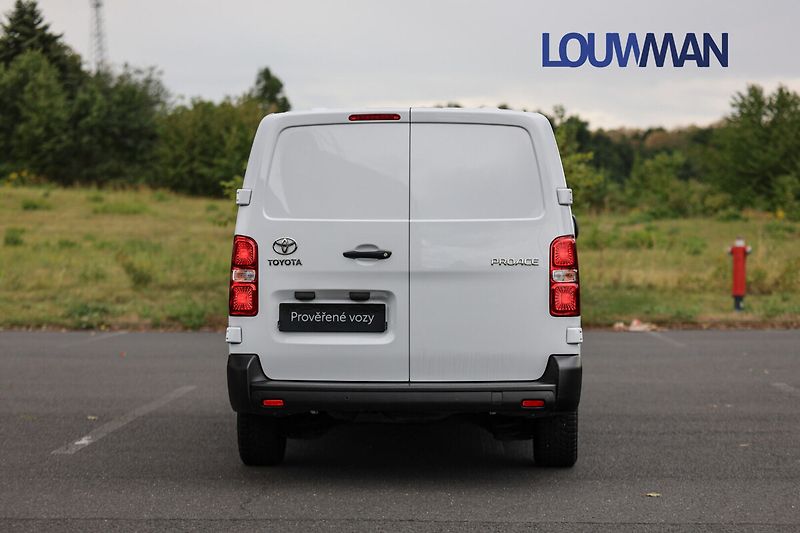 Toyota ProAce 2.0D 6M L2 CREW CAB - fotka 17 z 19