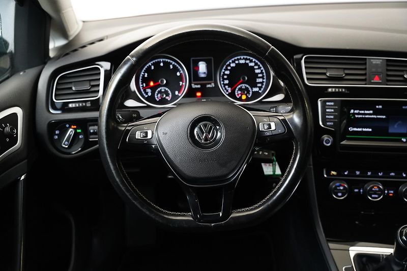 Volkswagen Golf - fotka 17 z 26