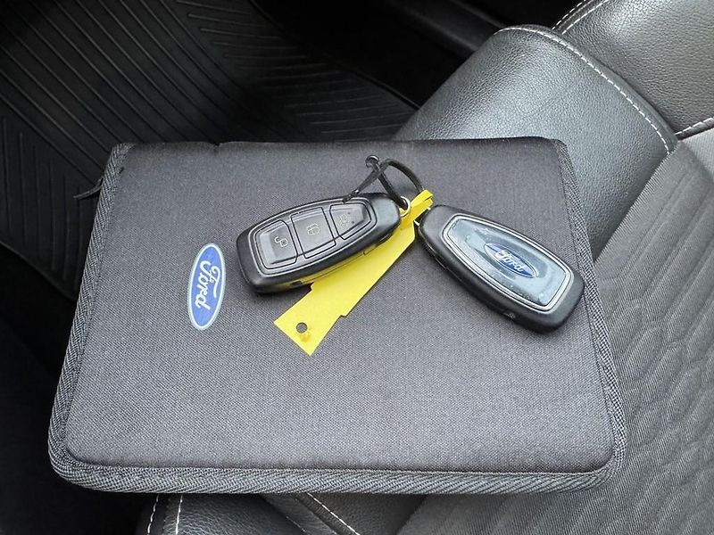 Ford Focus 2.0 ST 184 kW ČR odp. DPH - fotka 16 z 18