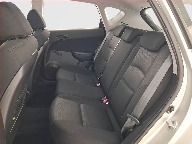 Hyundai i30 (2007) 1.4 CVVT, LPG, Serv.kniha - fotka 10 z 17