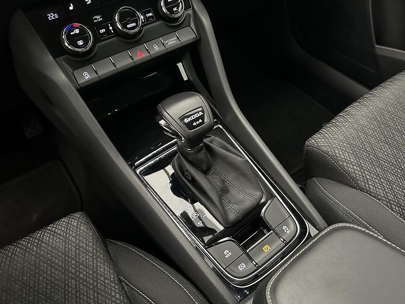 Škoda Karoq 2.0 TDI 4x4 Style - fotka 18 z 21