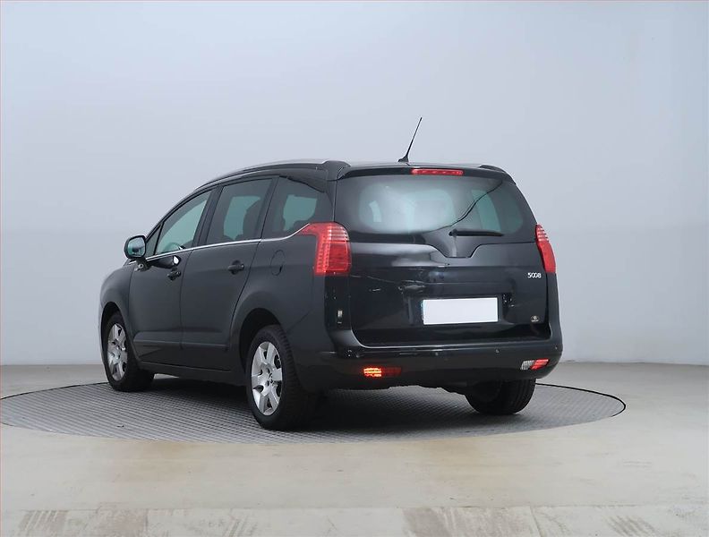 Peugeot 5008 (2016) 1.6 BlueHDi, nová STK - fotka 4 z 19