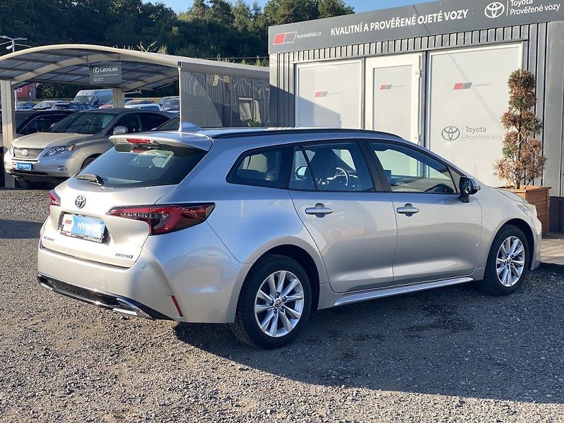Toyota Corolla 1.8HEV, ČR-1m, ComTech, DPH - fotka 7 z 16