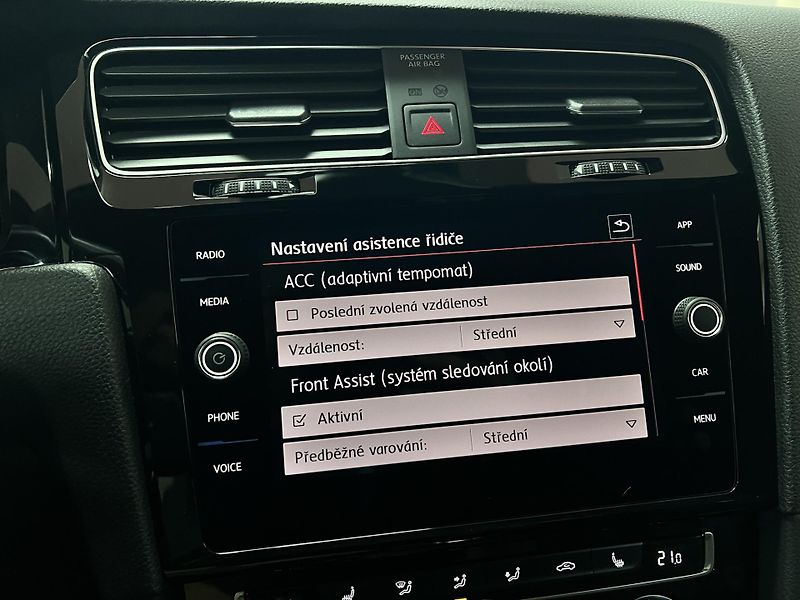 Volkswagen Golf GTI Performance 180 kW - fotka 40 z 50