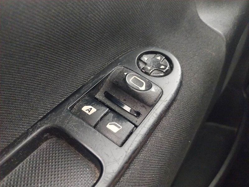 Peugeot 207 (2010) 1.4, LPG, po STK - fotka 17 z 18