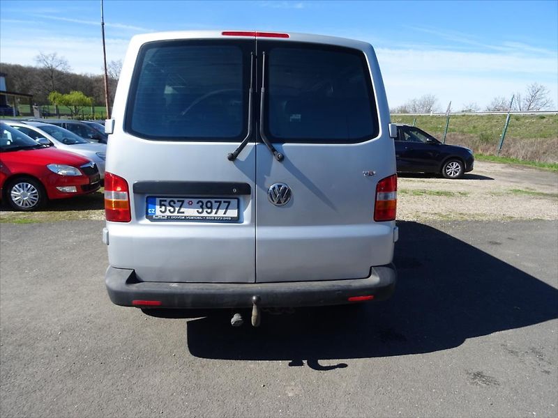 Volkswagen Caravelle 2,5 TDi 96 Kw 9 Míst - fotka 18 z 25