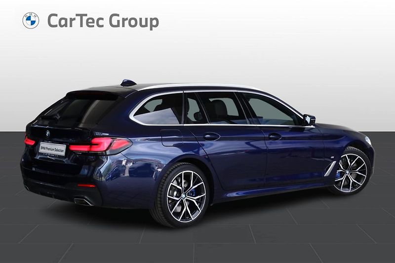 BMW Řada 5 530d xDrive Touring - fotka 6 z 33