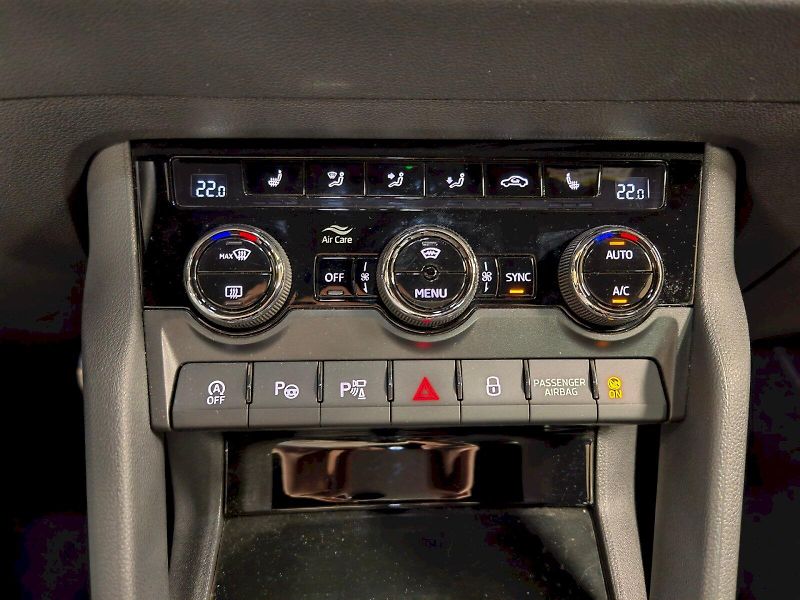 Škoda Karoq (2025) 1.5 TSI 110 kW Sportline - fotka 18 z 32
