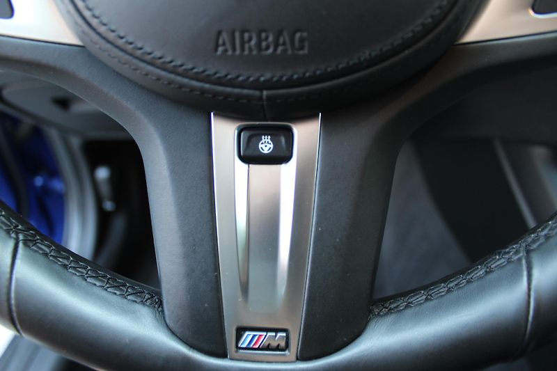 BMW Řada 3 M340i xDrive Sedan - fotka 19 z 23