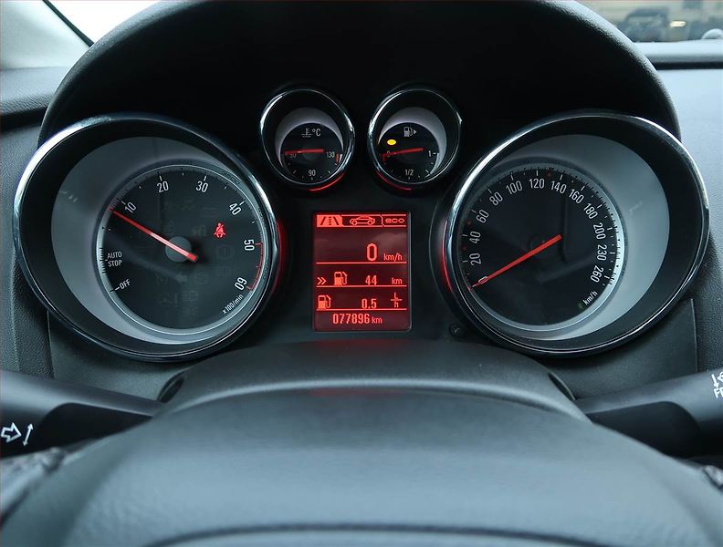 Opel Astra (2014) 1.6 CDTI, Serv.kniha, Tempomat - fotka 11 z 18