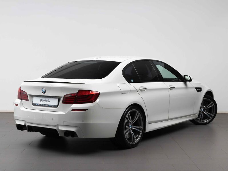 BMW M5 - fotka 5 z 22