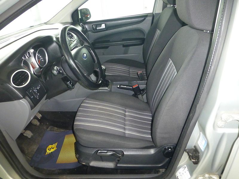 Ford Focus (2009) 1,6TDCI-80KW-KLIMATIZACE*TAŽNÉ - fotka 10 z 24