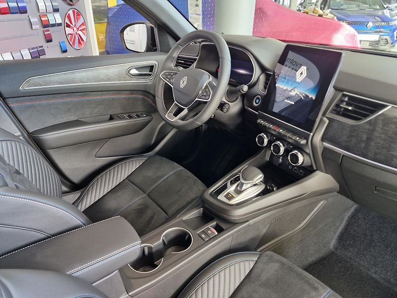 Renault Arkana (2026) esprit Alpine full hybrid E-Te - fotka 9 z 11