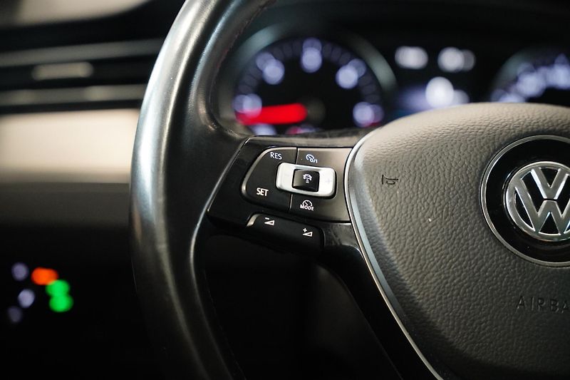 Volkswagen Passat - fotka 15 z 29