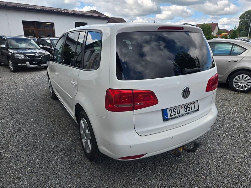 Volkswagen Touran (2012) 2.0 TDI DSG - fotka 5 z 20