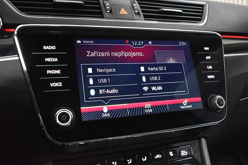Škoda Superb 2.0 TDI L&K*2xKOLA*DSG*ACC*ČR* - fotka 29 z 42