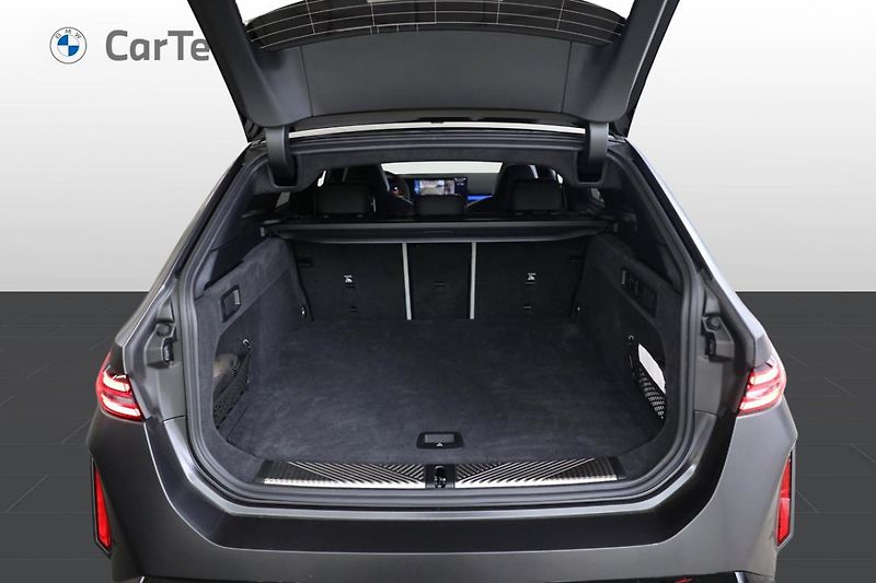 BMW M5 Touring - fotka 8 z 34