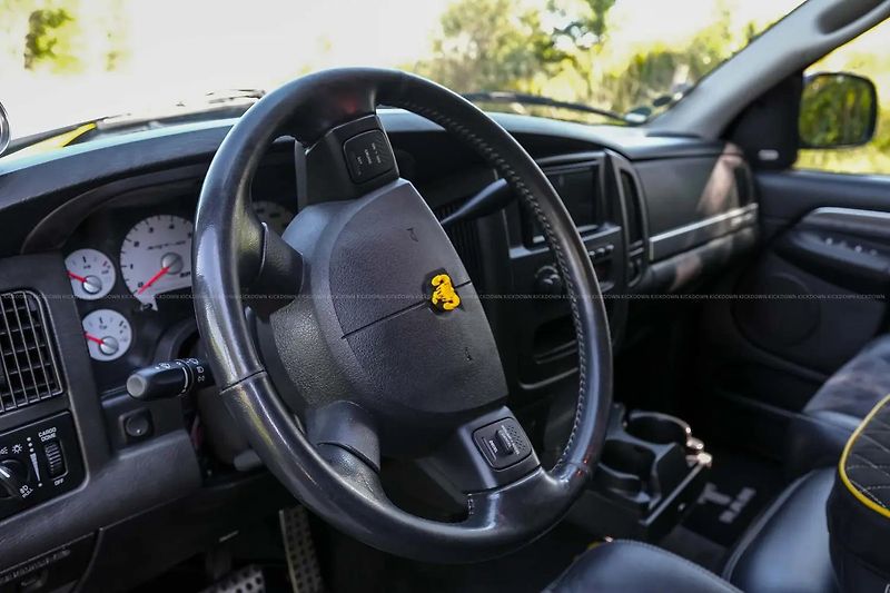 Dodge RAM SRT-10 8,3 V10 372 kW VIPER - fotka 11 z 19