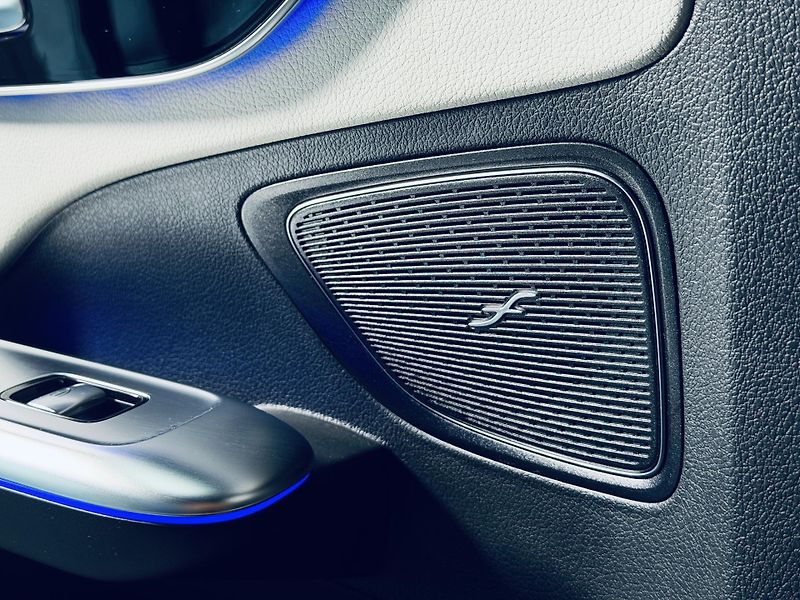 Mercedes-Benz Třídy C (2022) 200*AMG*ZÁRUKA*TAŽNÉ*NAPPA - fotka 34 z 42