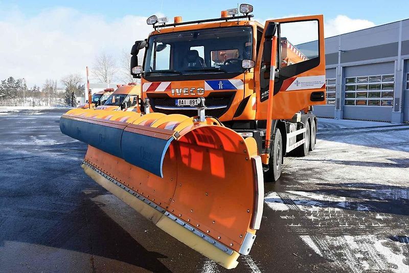 Technologie vozidel pro zimní údržbu silnic prošlo velkou modernizací. Dnes jsou sypače vybaveny nejmodernějšími technologiemi.