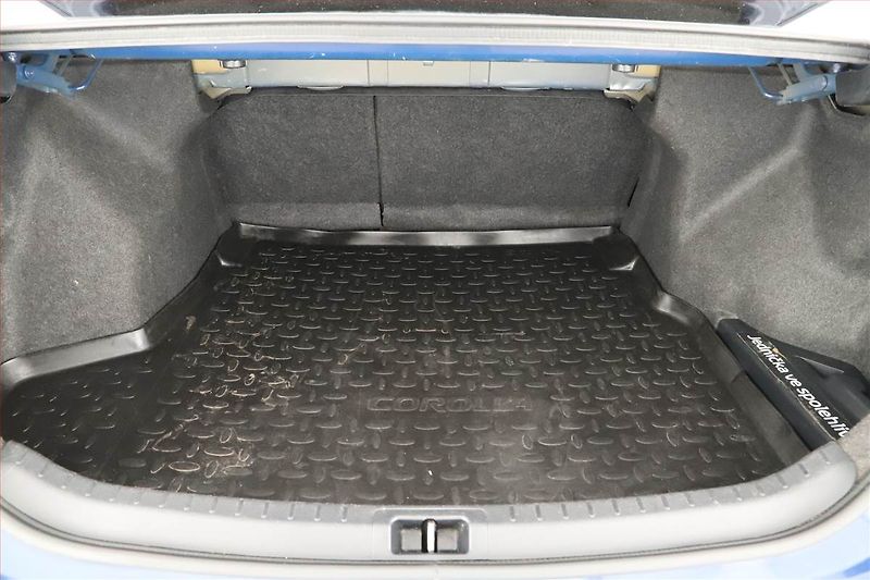 Toyota Corolla (2018) 1.6 Valvematic, Serv.kniha - fotka 17 z 18