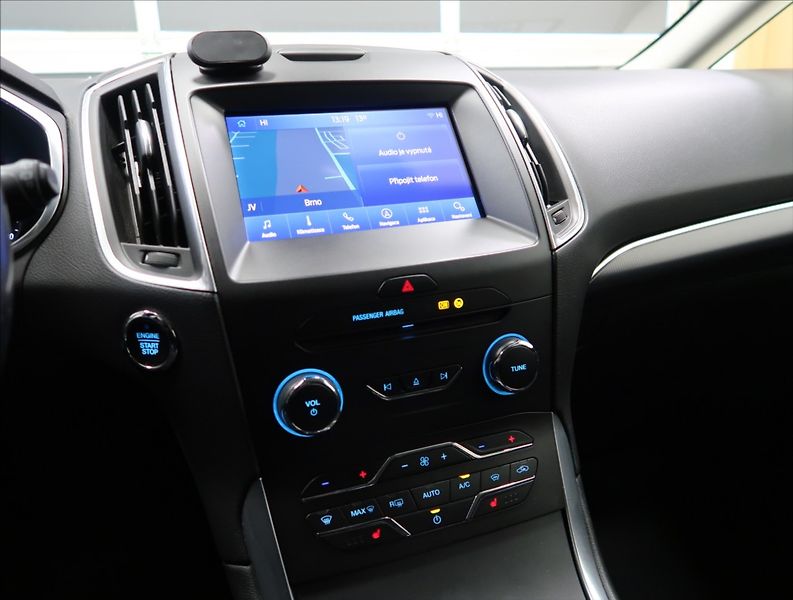 Ford S-MAX 2,0 EcoBlue NAVI KAMERA VÝHŘEV - fotka 25 z 46