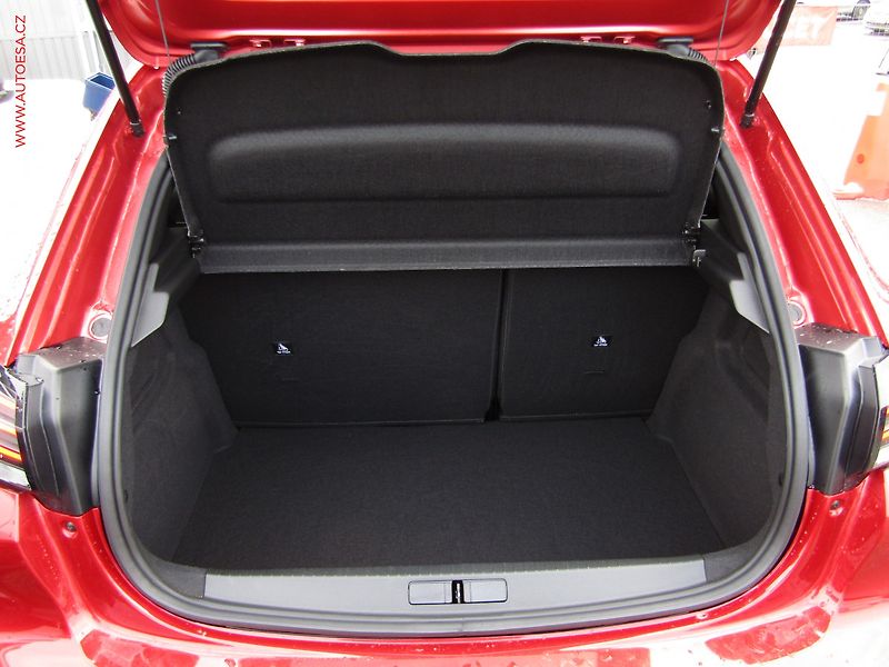 Peugeot 208 (2025) 1.2PT, 1.maj,ČR, AT, LED - fotka 7 z 22